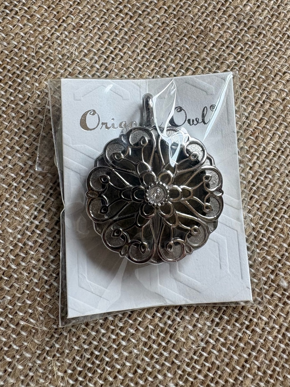 Origami Owl Medium Silver Sentiments Twist Locket